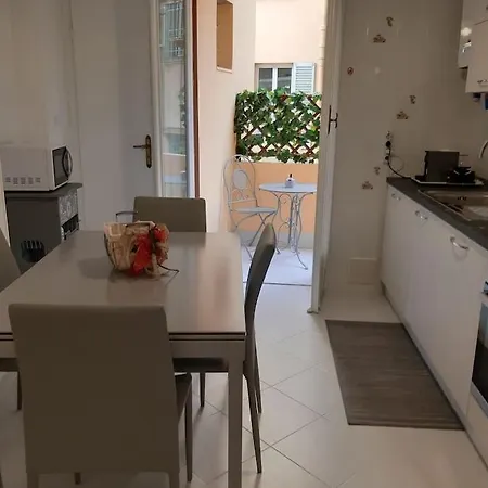 Casa Di Ermy Σαν Ρέμο